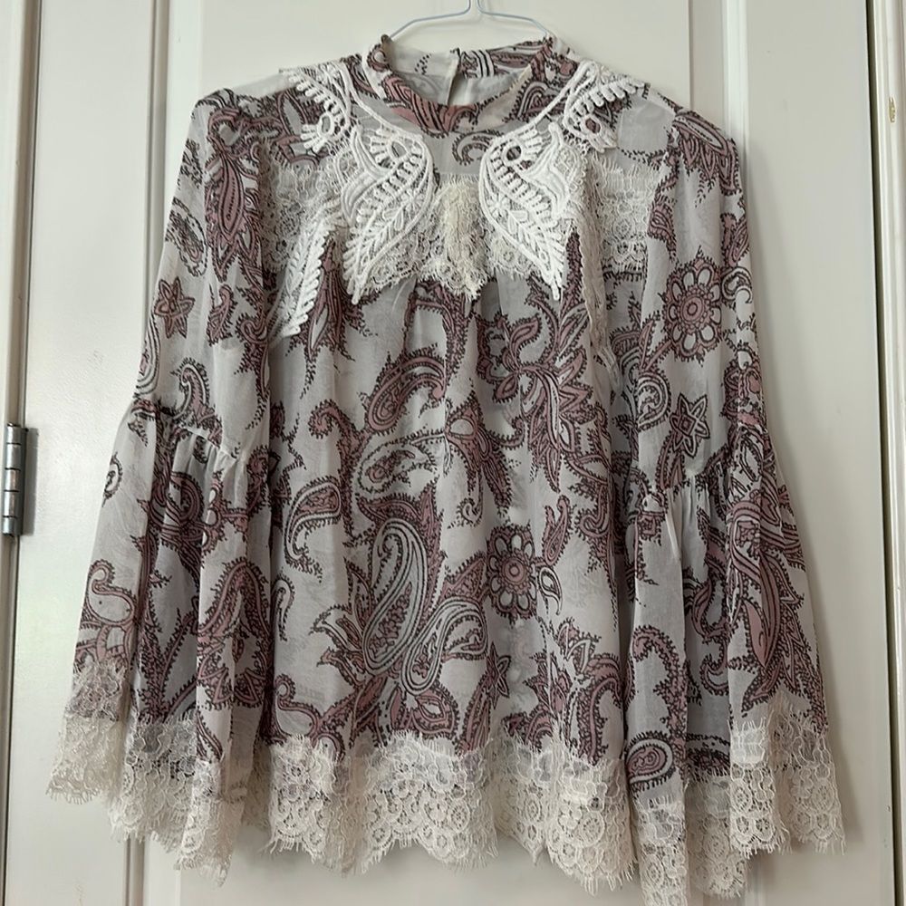 LOFT , EUC ,grey, creamy white and pinkish mauve top